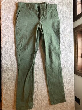 GAP Men's Olive Chino Pants